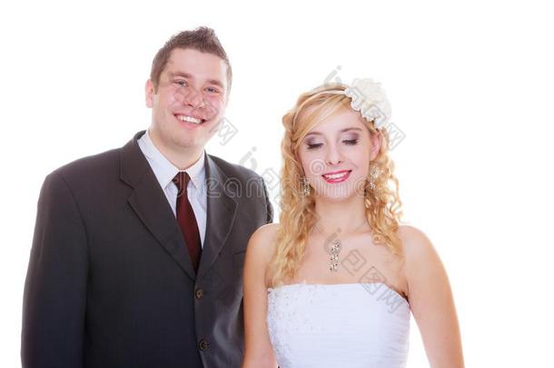 幸福的使整洁和新娘使摆姿势为结婚照片