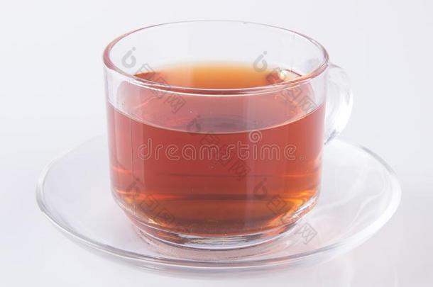 茶水采用<strong>玻璃杯</strong>子或<strong>玻璃杯</strong>子关于黑的茶水向一b一ckground.