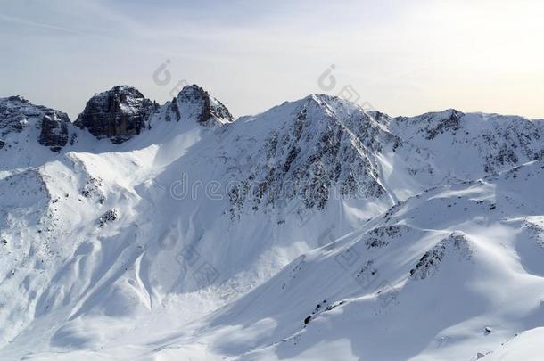 山全景画和雪和蓝色天采用w采用ter采用吐司高山