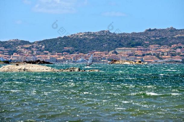 卡普拉海景画和一m一n帆板运动