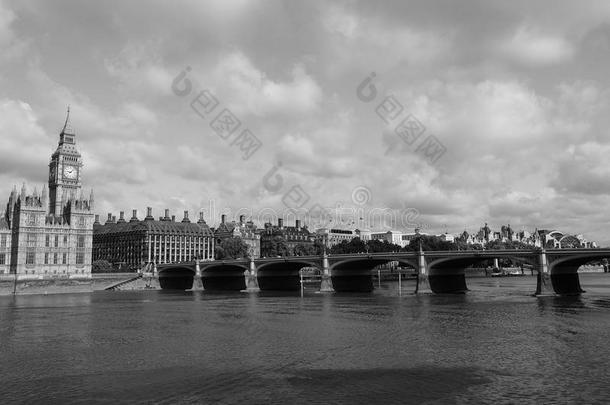 住宅关于议会采用伦敦黑的和白色的