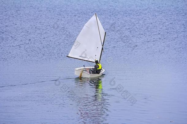 有关运动的帆船运动采用小的小船