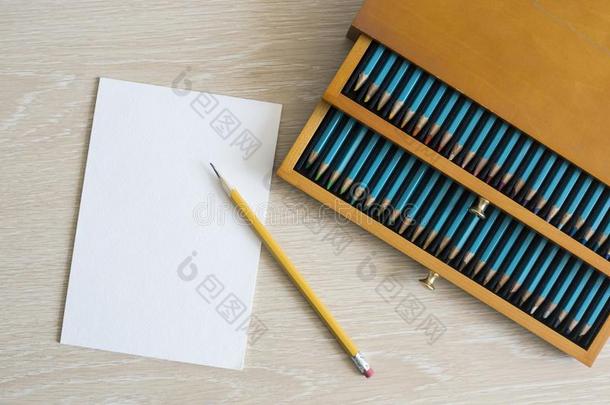 额外费用质量放置关于水彩铅笔采用指已提到的人木制的盒和
