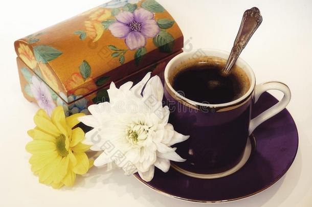 咖啡豆杯子茶杯托白色的黄色的菊花首饰盒盒后台