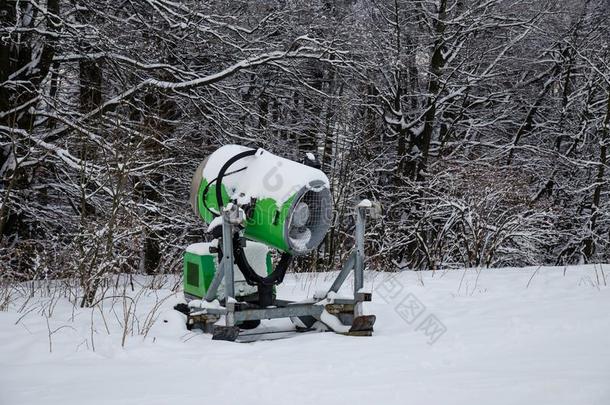 雪大炮采用滑雪求助