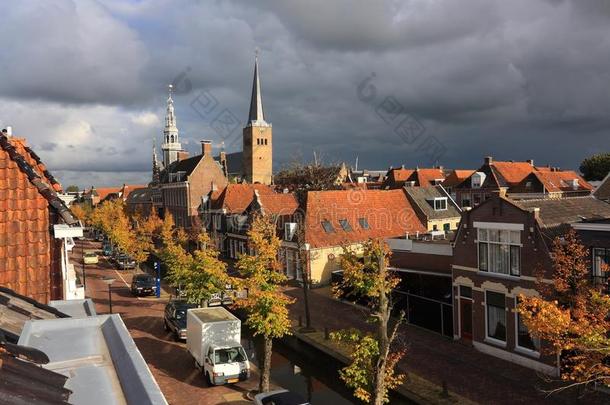 看法向Franeker和Martinikerk和老的城市过道