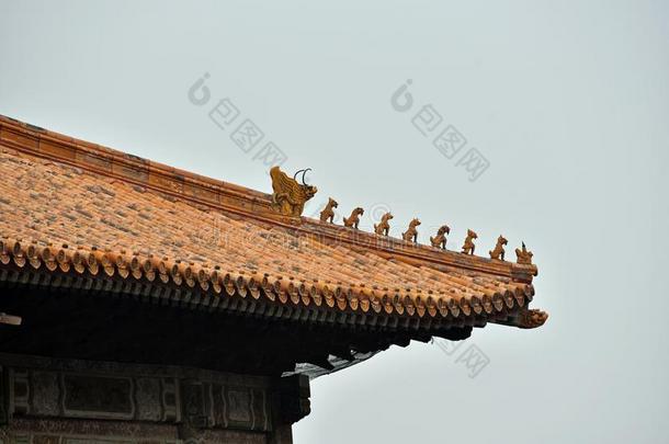 中国人塔屋顶雕像