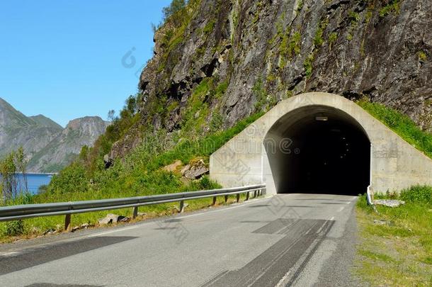 山隧道开幕和海和山范围采用后座