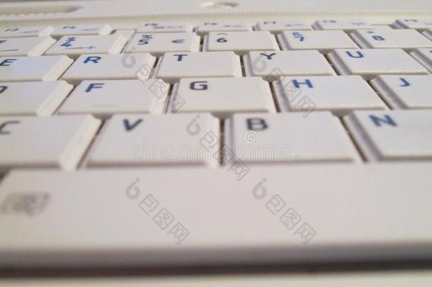 与英文打字机键盘一样的键盘便携式电脑采用详述