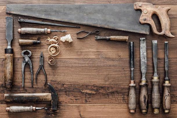 收集关于酿酒的木工艺工具