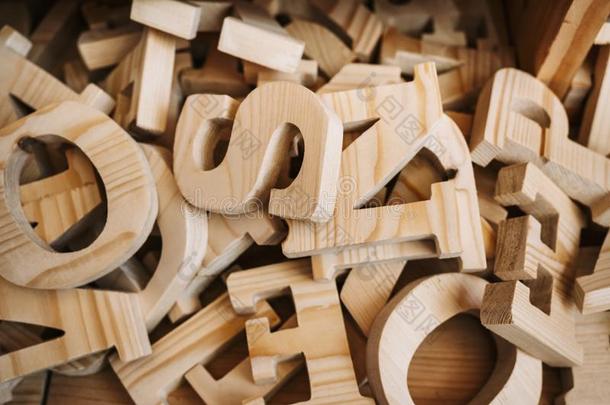 木制的字母表类型手艺供给工业