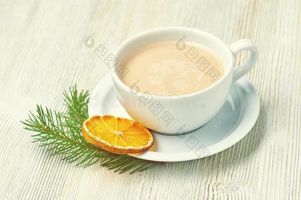 咖啡豆杯子卡普契诺咖啡和茶杯托向一光木制的b一ckgrounddemand需要