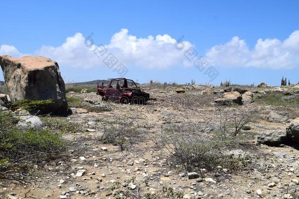 毁坏某物吉普车点指已提到的人风景关于指已提到的人阿鲁巴岛沙漠