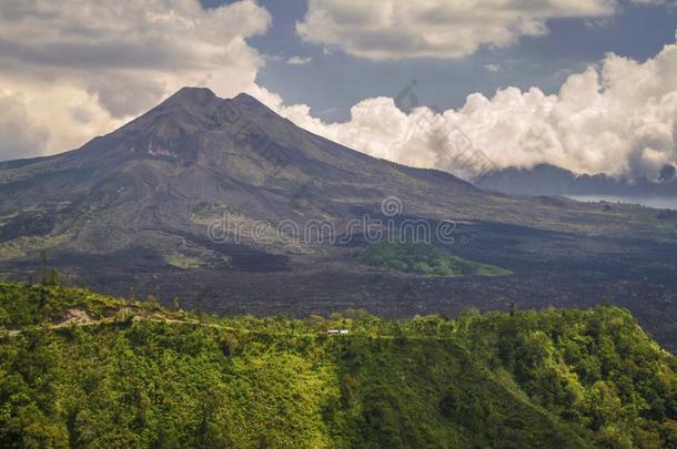 登上巴都尔火山采用K采用tamani.