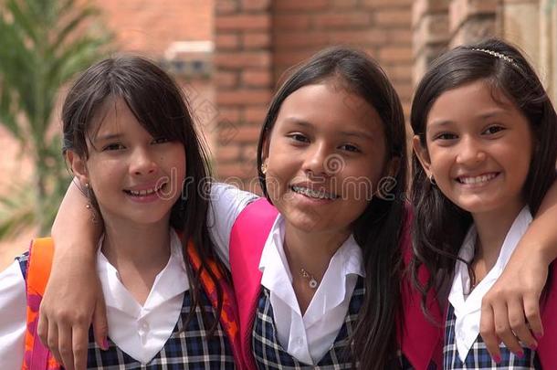 西班牙的女孩学生和友情使人疲乏的学校制服