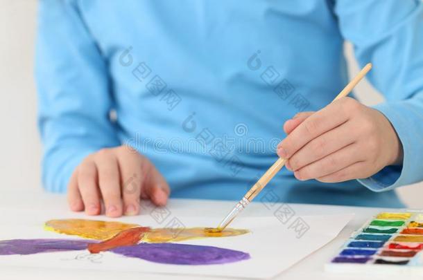 手关于女孩水彩绘画蝴蝶向表