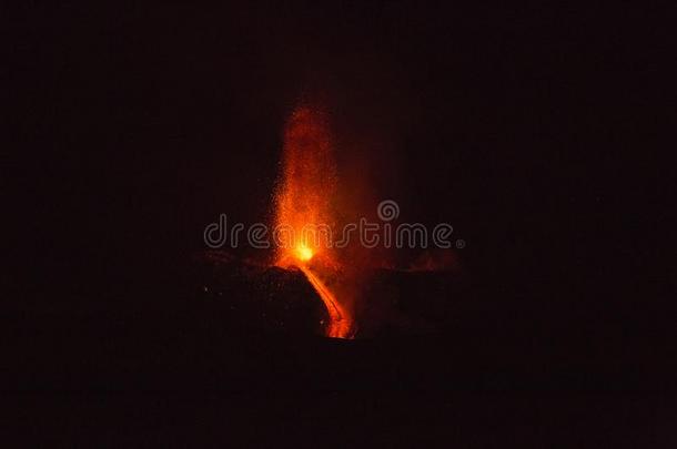 场面富丽的火山酒精灯煮水器喷发,西西里岛,意大利