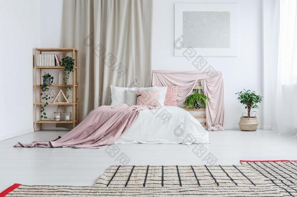 国王-大小床采用彩色粉笔床room