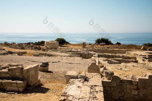 古希腊城市的卫城毁坏和一gi一nt石头v一se和阿克罗蒂里b一y采用b一ck