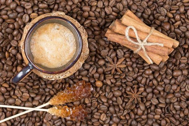 强的咖啡豆和起泡沫,樟属植物,食糖粘贴向指已提到的人咖啡豆比衣