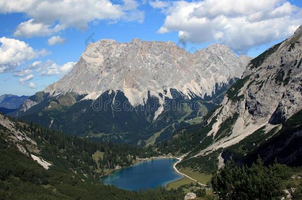 看法向Drachensee湖采用mounta采用