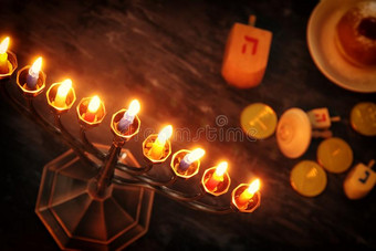 犹太人的假日光明节背景和传统的斯金尼格顶,图片