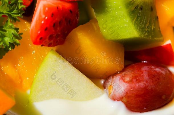 鹬鸵谷物小薄片和蔬菜和酸奶向草杯子,纸英语字母表的第14个字母