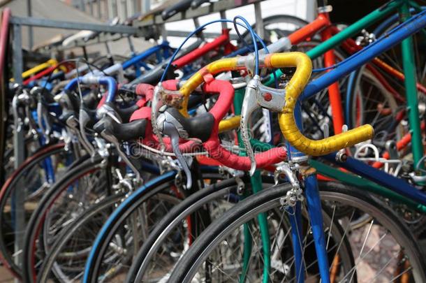 速度比赛自行车为卖向指已提到的人交易关于用过的用品采用欧洲