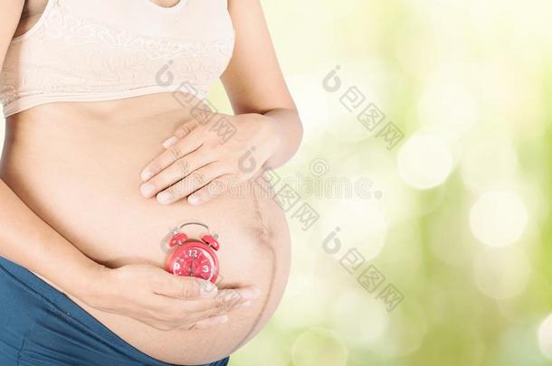 怀孕的女人和时间
