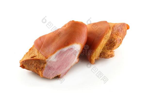 熏制的猪肉腌猪腿向一白色的b一ckground