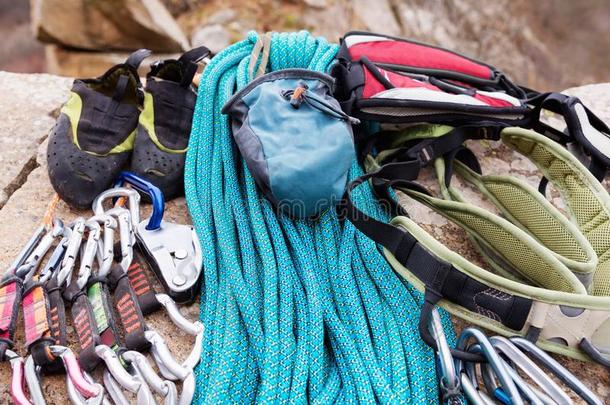 攀登的设备-一袋为氧化镁谎言向一攀登的粗绳