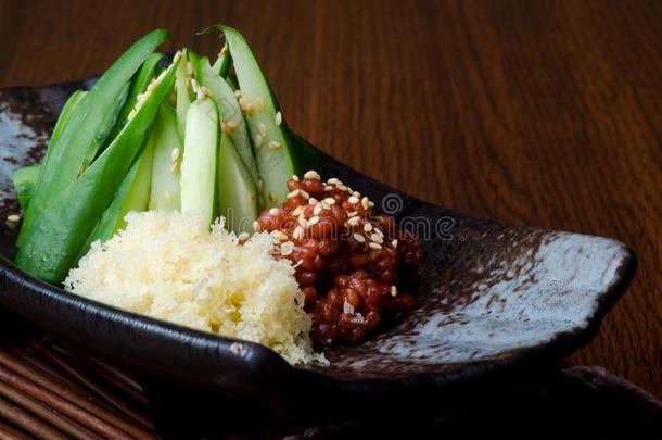 日本人烹饪.日本人食物向指已提到的人背景