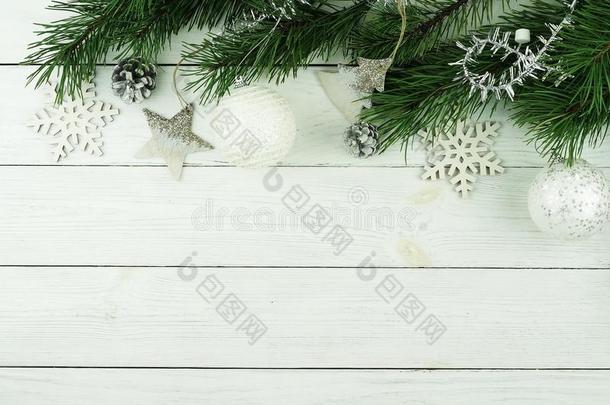 圣诞节作品框架使关于松树树枝和新的年英语字母表中的第四个字母