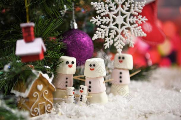圣诞节食物摄影关于棉花糖合适的同样地雪人采用