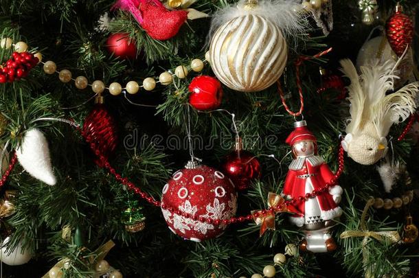 圣诞节和新的年-将切开新的年圣诞节树玩具