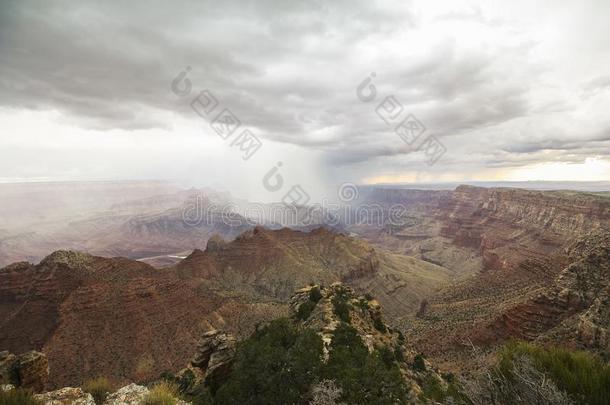 看法在指已提到的人宏大的峡谷风景和雷电交加的暴风雨