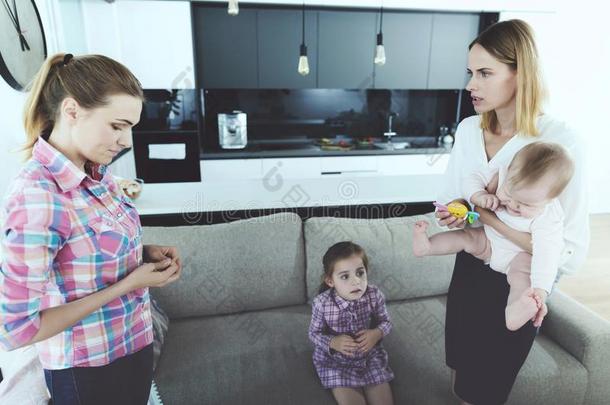 指已提到的人女人来家和<strong>严惩</strong>指已提到的人护士,谁做不跟随