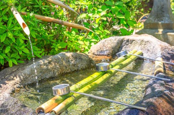 日本人洗净人造喷泉
