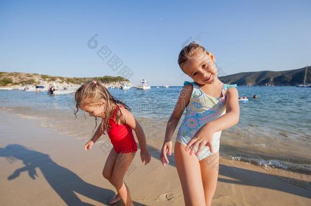 童年夏旅行海滩