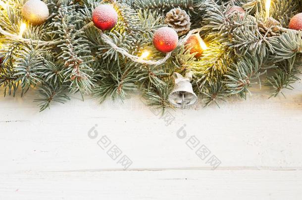 圣诞节背景向指已提到的人白色的木制的书桌