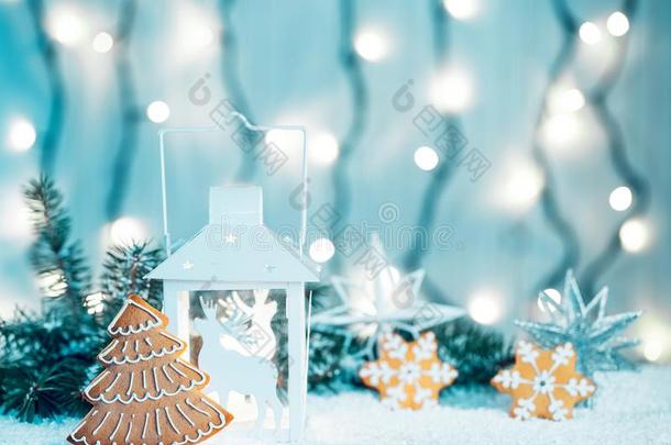 圣诞节蜡烛<strong>灯笼</strong>和圣诞节树<strong>树枝</strong>,雪,龈