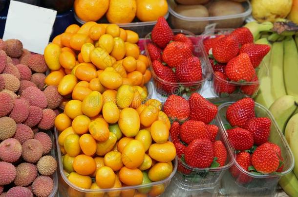 成果和草莓香蕉荔枝桔子金橘为卖向