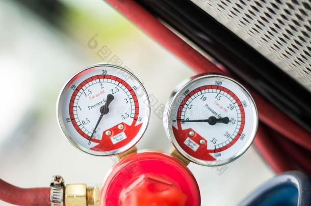 指已提到的人压厚度和阀向liquidpanegas液化丙烷气油箱.