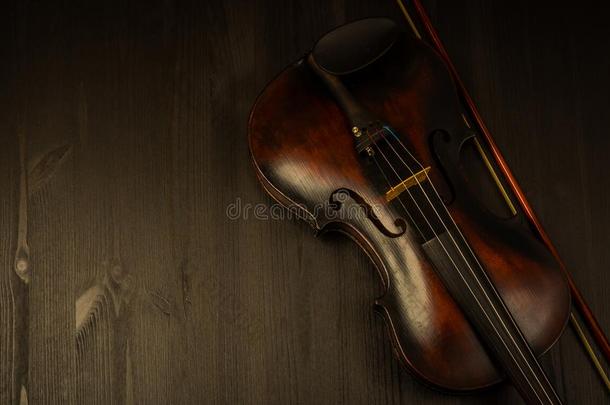 小提琴采用v采用tage方式向木材背景