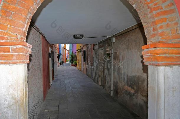 布拉诺意大利是（be的三单形式一是（be的三单形式l一d在近处威尼斯和富有色彩的住宅