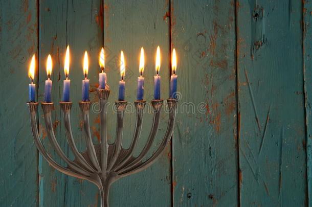 影像关于犹太人的假日光明节背景和多连灯烛台&字母x28;英语字母表的第20个字母