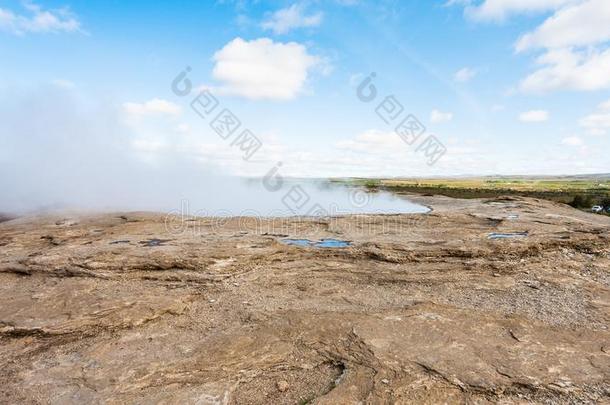 火山口关于指已提到的<strong>人间</strong>歇泉。采用赫伊卡达勒山谷