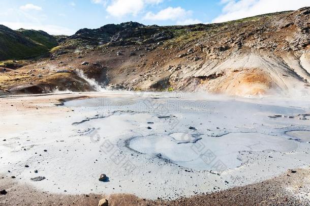 泥罐火山口采用克里苏维克地区,冰岛