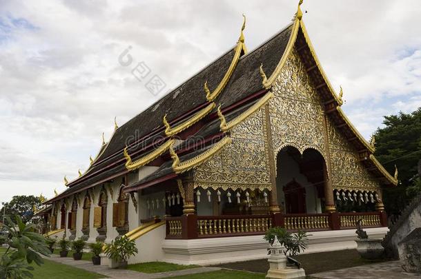 泰国或高棉的佛教寺或僧院城镇男人用来表示某人或某物即主语本身build的过去式和过去分词采用1297同样地城镇显微镜下聚集指数`