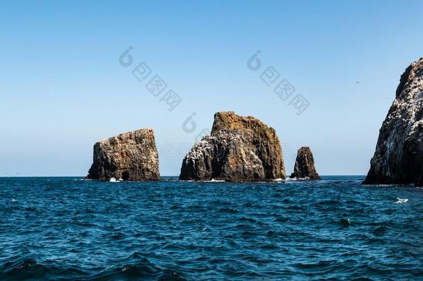 形成关于火山的岩石在<strong>东阿</strong>那卡帕岛采用南方的英语字母表的第3个字母
